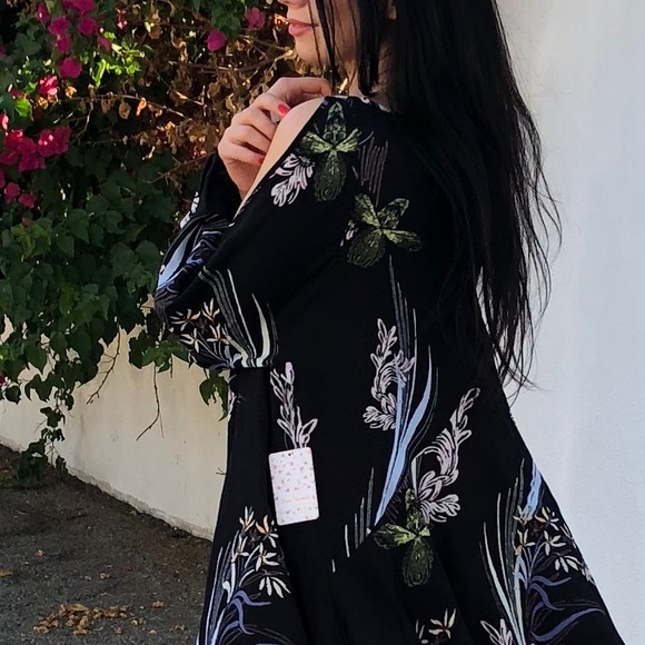 Free people clear skies cold shoulder tunic NWT - Picture 4 of 8